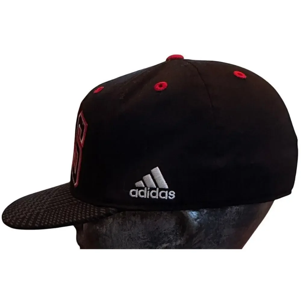 Adidas Chicago Bulls NBA Fitted Hat 210 Flexfit 7 1/4 7 5/8 Plaid Brim Black Red